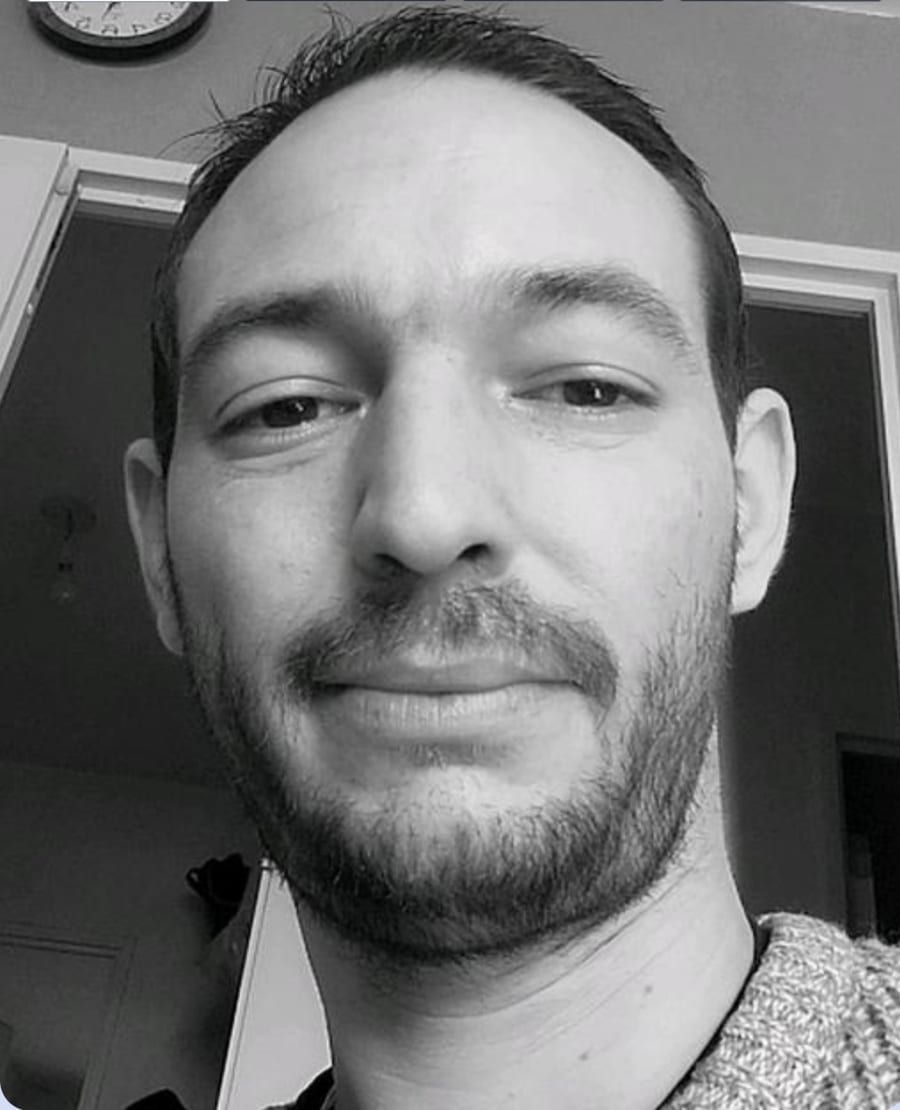 Profile of Easton, 41, Gay dating in Dickinson (North Dakota)