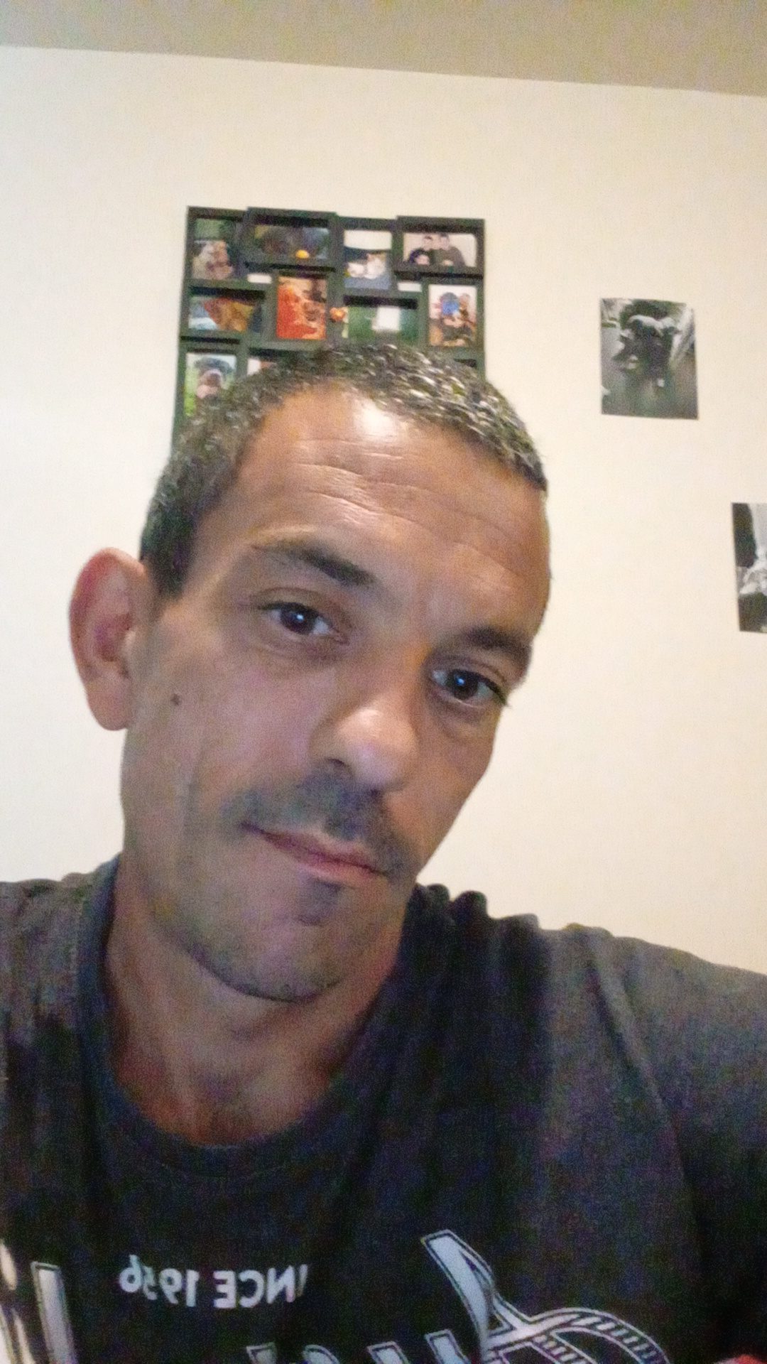 Darrell - Gay dating in Pierre Profile of Darrell, 26, Gay dating in Pierre (South Dakota)
