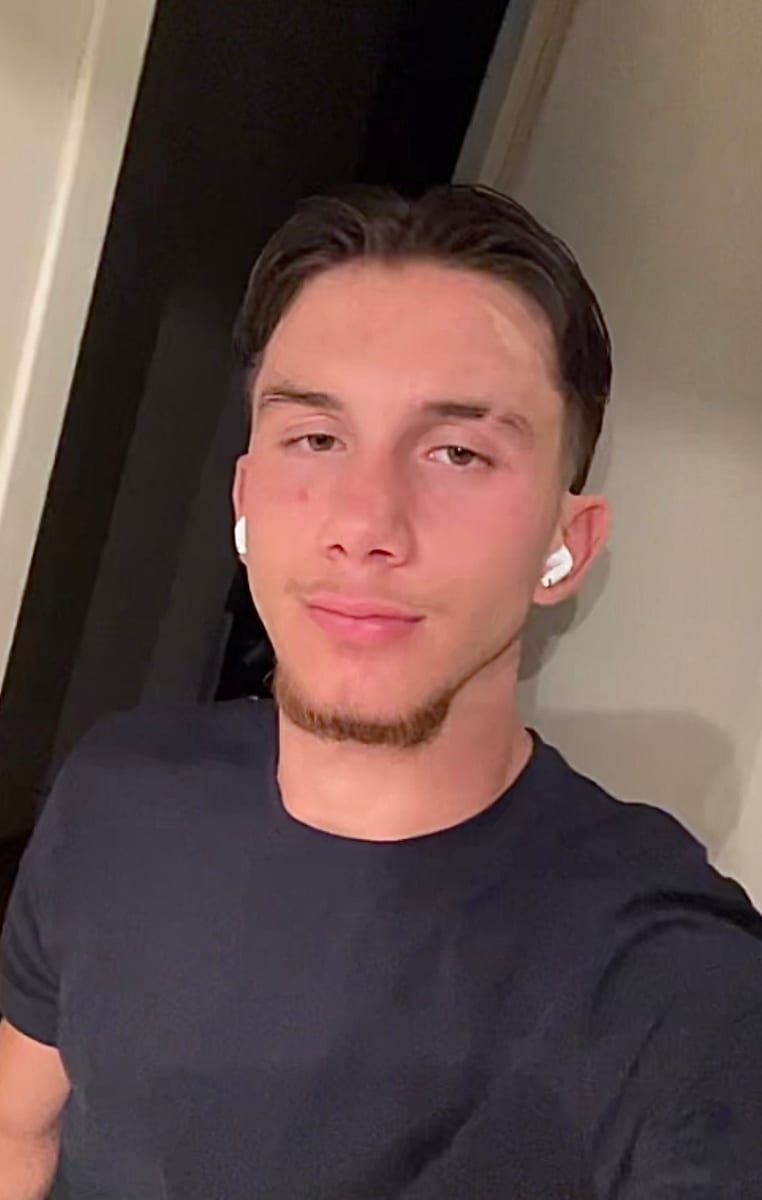 Samuel - Gay dating in Albany Profile of Samuel, 23, Gay dating in Albany (New York)