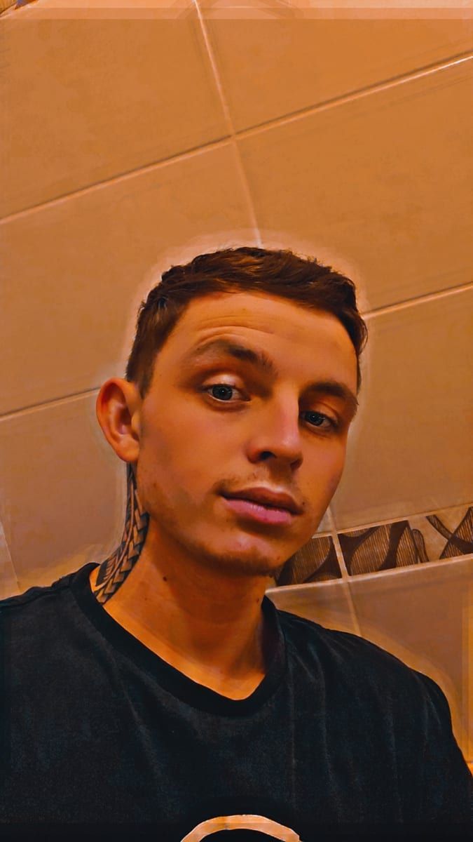 Connor - Gay dating in Elkins Profile of Connor, 24, Gay dating in Elkins (West Virginia)