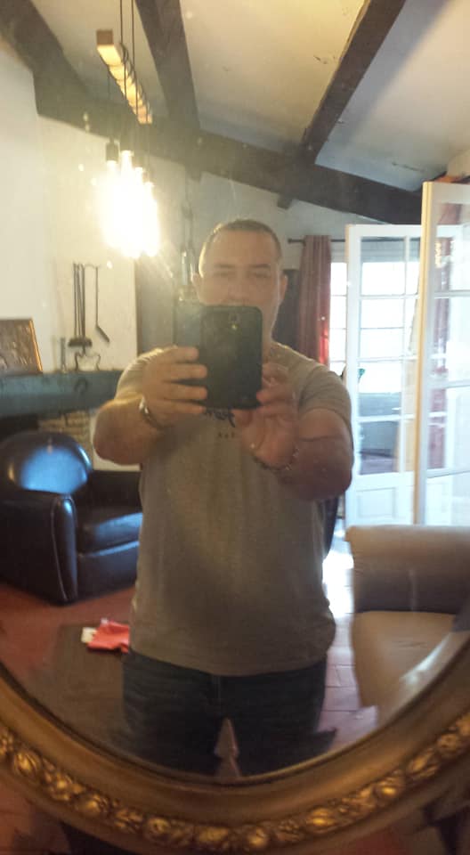 Profile of Roger, 22, Gay dating in Benbrook (Texas)