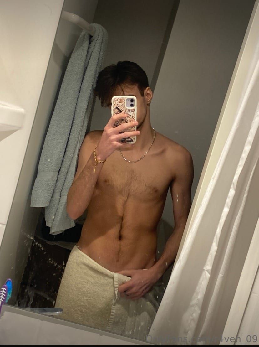 Profile of Charlie, 32, Gay dating in Buxton (Maine)