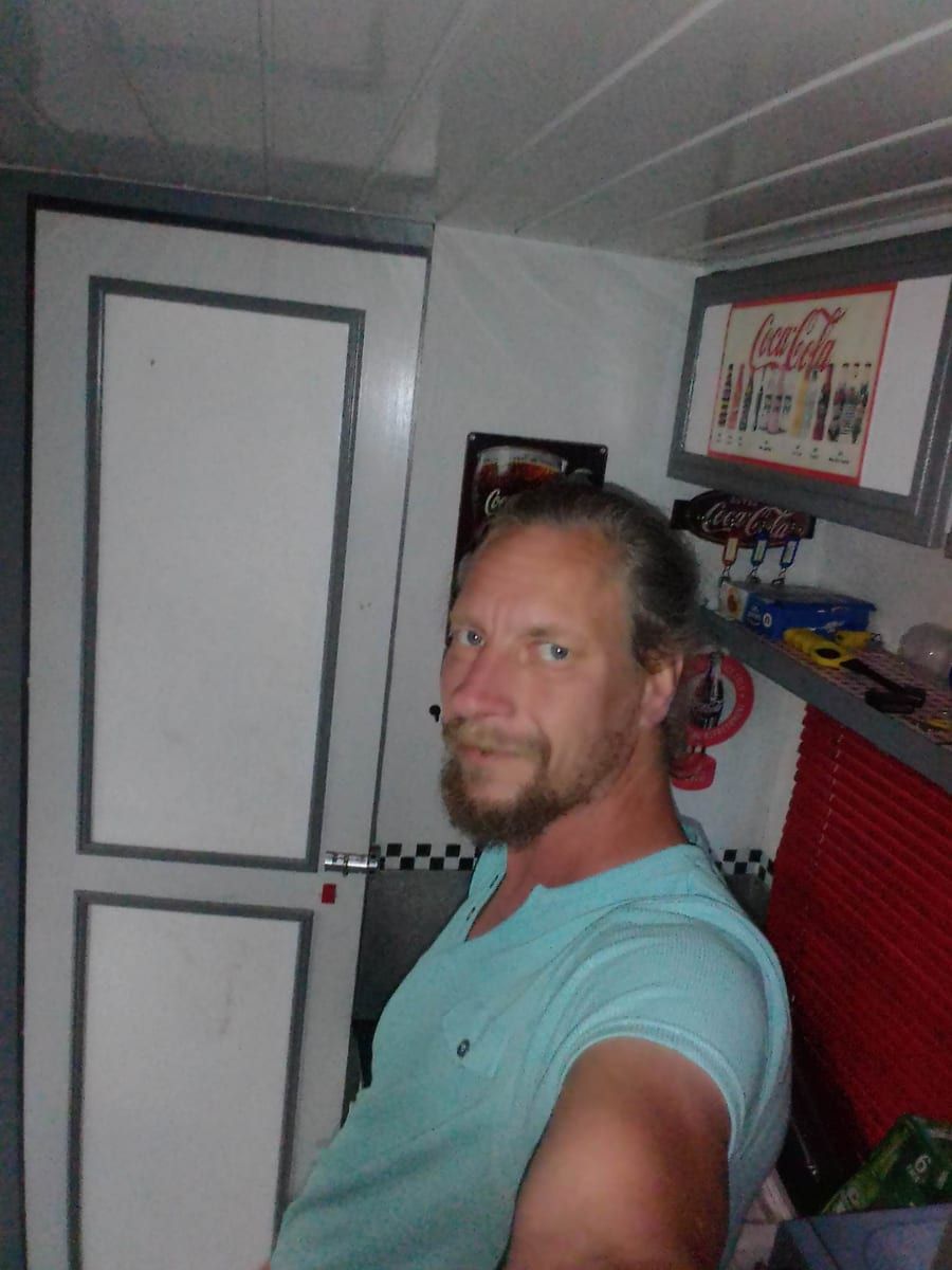Profile of David, 42, Gay dating in Dent (Ohio)