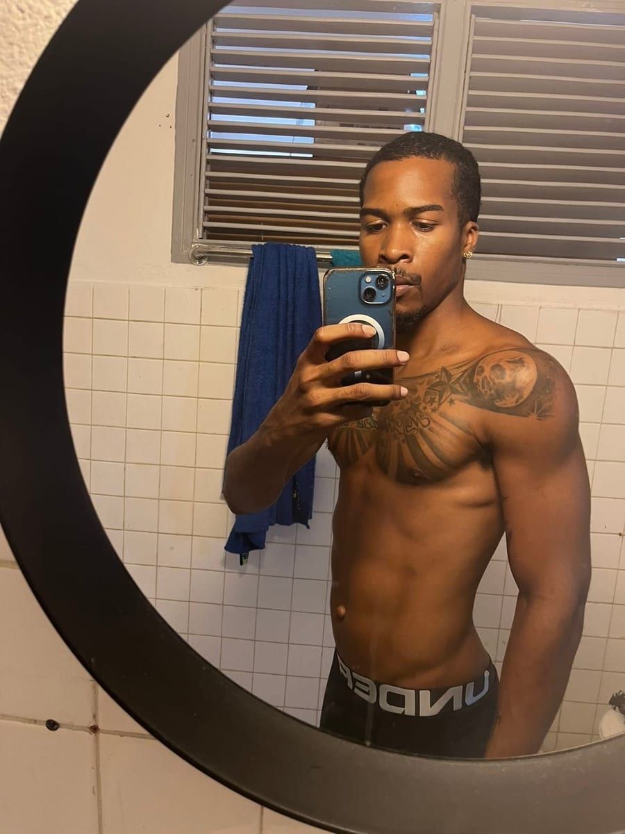 Logan - Gay dating in Albany Profile of Logan, 24, Gay dating in Albany (New York)