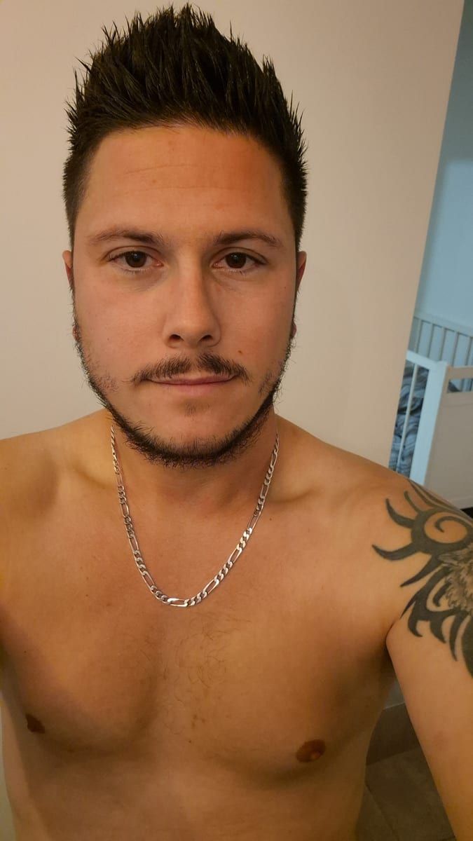 Profile of Edward, 22, Gay dating in Rochester (New Hampshire)