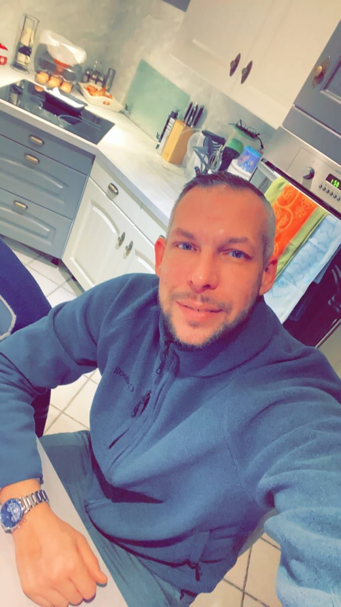 Jose - Gay dating in New Bern Profile of Jose, 43, Gay dating in New Bern (North Carolina)
